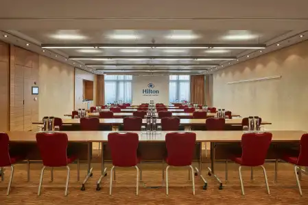Hilton Frankfurt Airport - 42