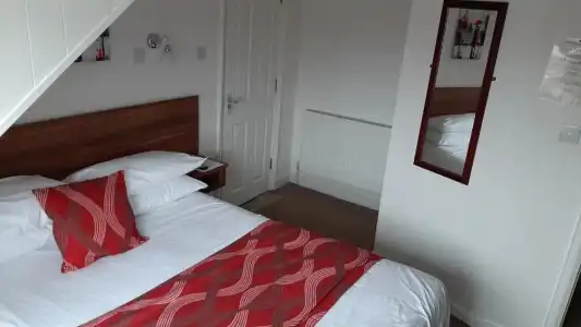Sportsview Guest House - 89