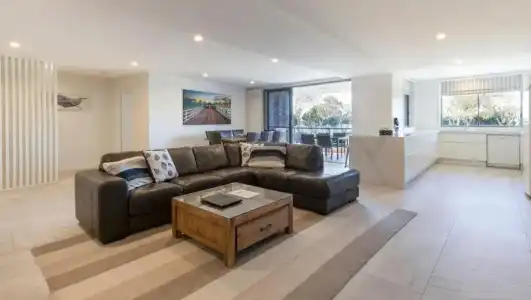 Bay Royal Apartments - 270