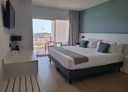 Ramada Resort by Wyndham Puerto de Mazarron - 2