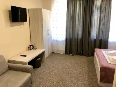 LEO PALACE - 2