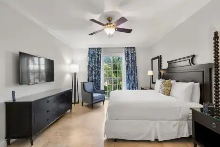 Beachside Resort & Residences - 5