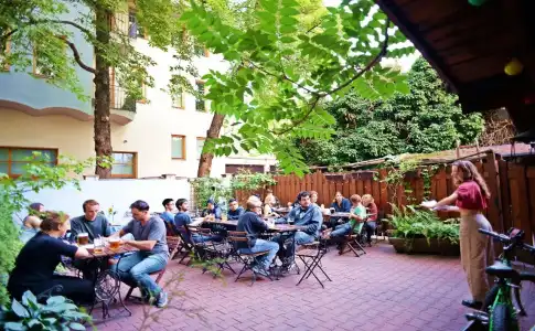 Sir Toby's Hostel - 23