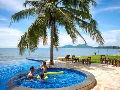 Sara Beachfront Boutique Resort - 5