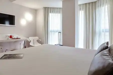 Macià Granada Five Senses Rooms & Suites - 5