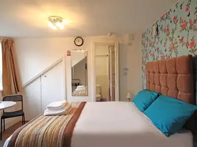 Primrose Guest House - 4