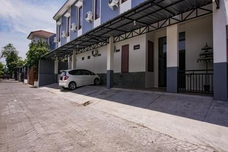 OYO 3935 Artha Ambarukmo Exclusive - 0