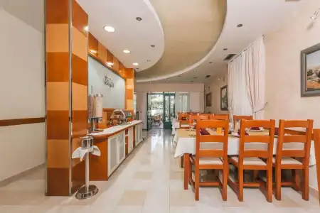 Villa Royal Apartments - 24