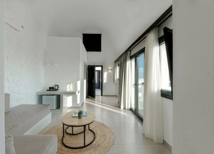 Onyx & Suites - 169