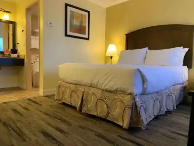 Best Western Plus Burnaby - 57