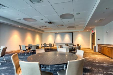 Holiday Inn Express & Suites Charlotte - South End by IHG - 19