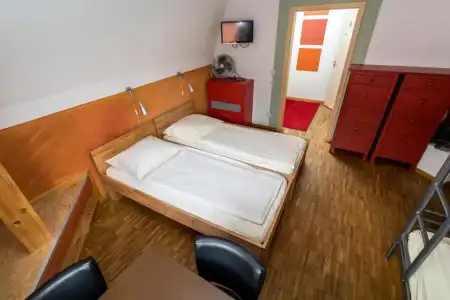 Hostel Alex 30 - 34