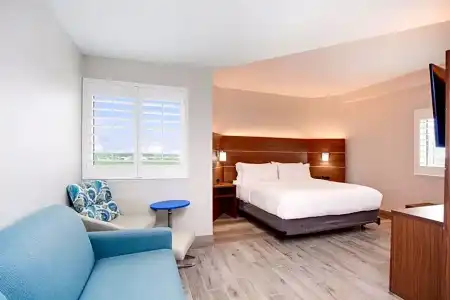 Holiday Inn Express & Suites Panama City Beach - Beachfront by IHG - 84