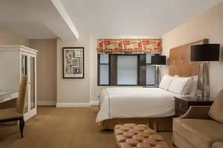 The Manhattan Club - 21