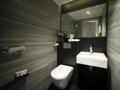 Venue - The Lily - 8