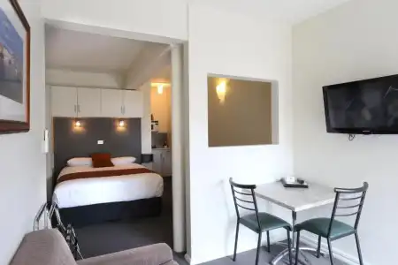 429 Apartments and Suites - 39