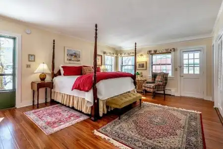 Wilburton Inn - 159
