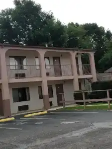 Executive Inn - 0