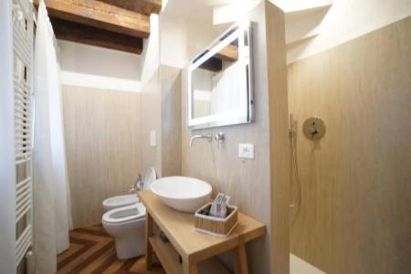 Venice Resort Airport - 26