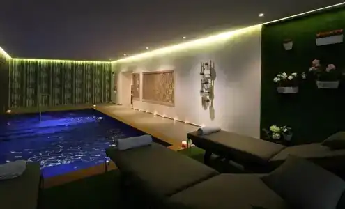 Imperial Casablanca - 10
