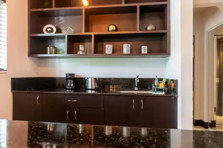 Lincoln Arms Suites - 51