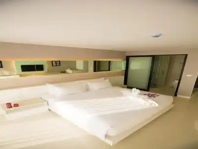 Serenotel Pattaya Beach Front - 95