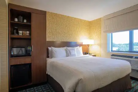 Fairfield Inn & Suites New York Queens/Fresh Meadows - 2