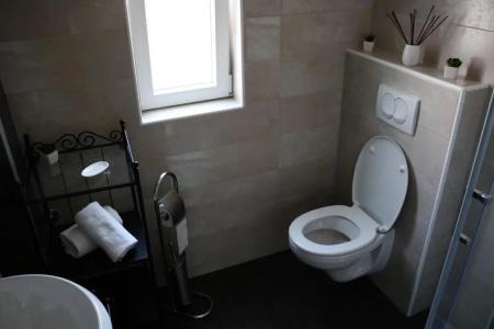 Corner - 102