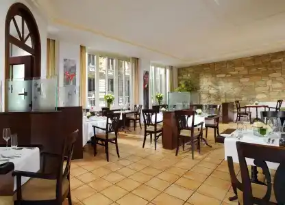 Neues Schloss Privat Zurich, Autograph Collection - 24
