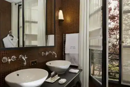 Pavillon de la Reine & Spa, Place des Vosges - 81