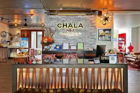 Chala Number 2 Art and Gallery House - 9