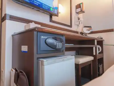 Toyoko Inn Shin Osaka Station Higashi - 52