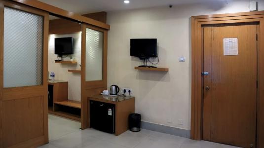 Executive Tower - 28