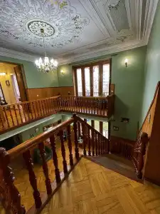 Top Floor Guest House - 9
