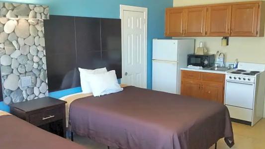Driftwood Beach Motel - 106