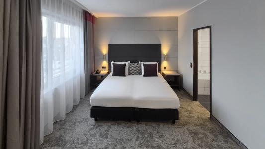 Ramada by Wyndham Essen - 35