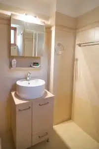 Vathi - 73