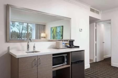 DoubleTree by Hilton San Diego Bayside - 134