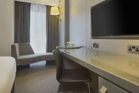 DoubleTree by Hilton Bristol City Centre - 48