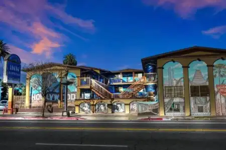Hollywood Inn Express North - 10