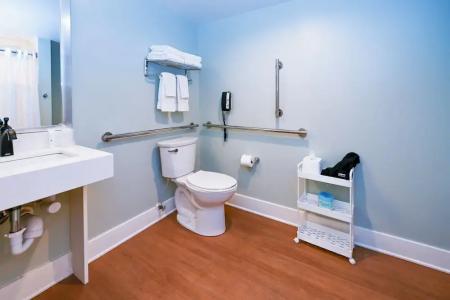 Commander & Suites - 50