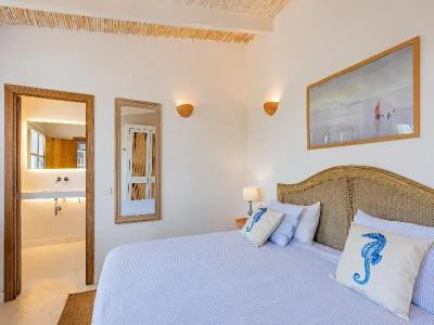 The Sea Club - 221