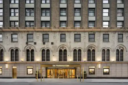 The Manhattan Club - 32