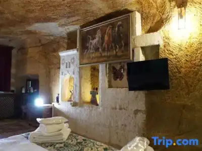 Tale Cave Inn - 102