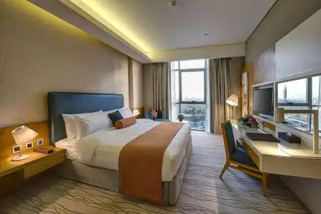 Royal Continental - 9