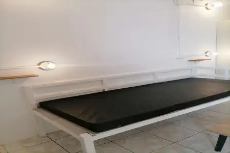 8 Sleepers Street Hostel - 36