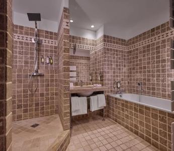 de Bourgtheroulde, Autograph Collection - 44