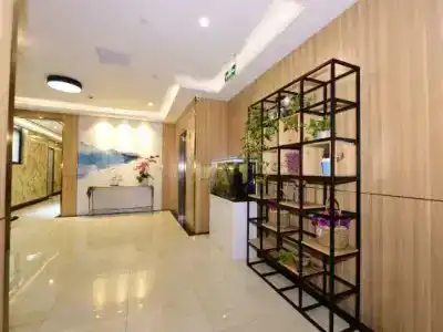 Longchen Holiday Inn (Shanghai Ruijin Hospital Yongjia Road Branch) - 10