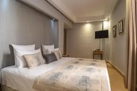 Riad Ayni - 34
