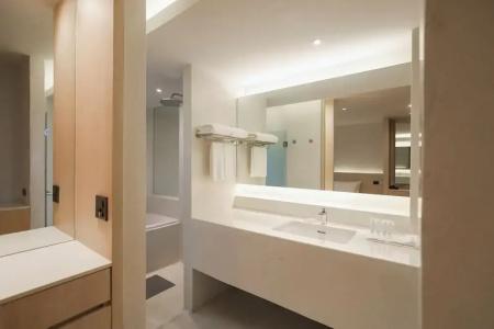 Balcony Seaside Sriracha & Serviced Apartments (SHA Extra Plus) - 35